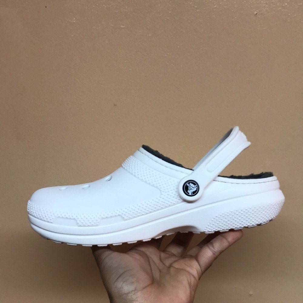 Crocs Classic White Faux Fur Interior - Picture 7 of 17